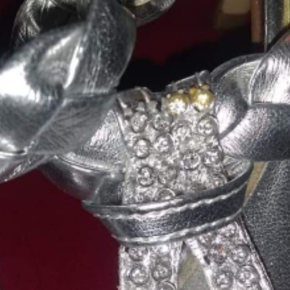 Heels - Picture 5 of 5